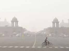 Season's worst air quality in Delhi, visibility drops to 150 meters