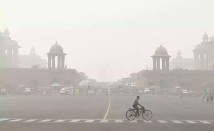 Season's worst air quality in Delhi, visibility drops to 150 meters