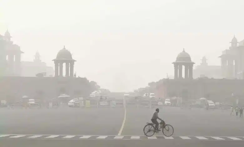 Season's worst air quality in Delhi, visibility drops to 150 meters