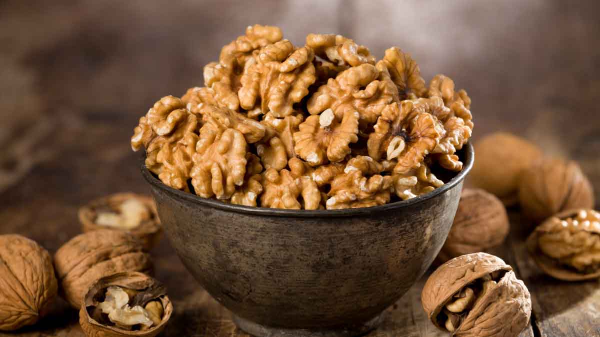 Benefits of eating soaked walnuts daily 4