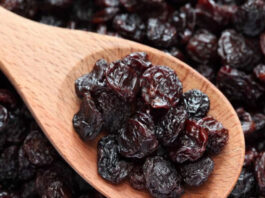 Black Raisins are beneficial in these problems, know the right time and way to consume them