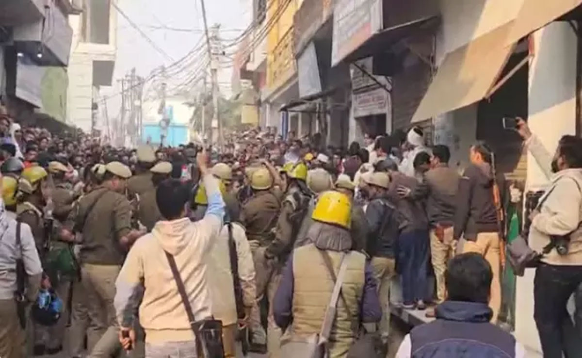 Internet and schools closed due to violence over mosque survey in UP's Sambhal