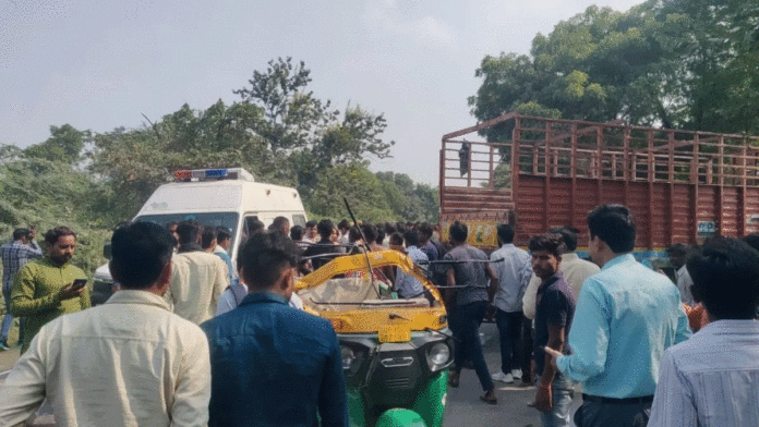 DCM hits autorickshaw in Hardoi, UP, ten people killed, four injured