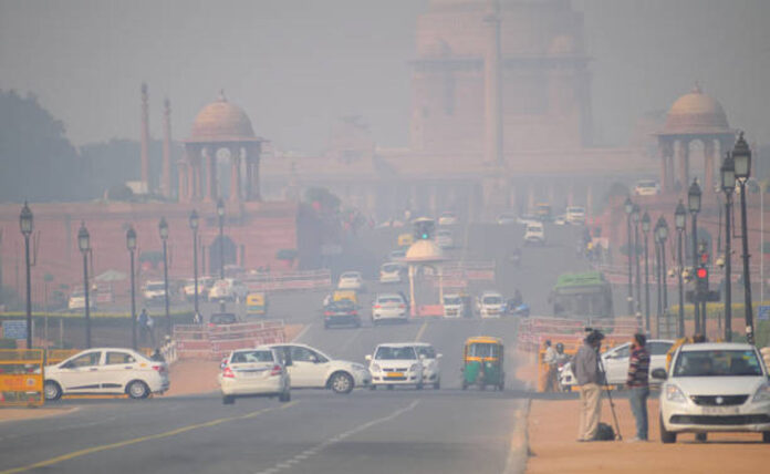 After Diwali, the air in Delhi became 'very bad', AQI was recorded above 380 in many areas.