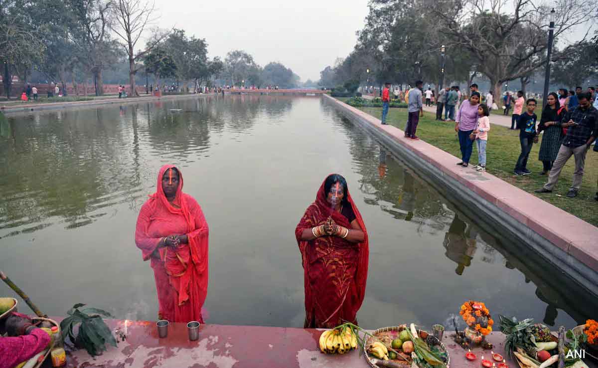 Delhi CM Atishi criticized DDA for banning entry to Chhath Ghat