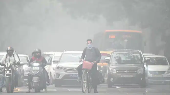 Delhi's air becomes poisonous, AQI crosses 500, schools and colleges closed