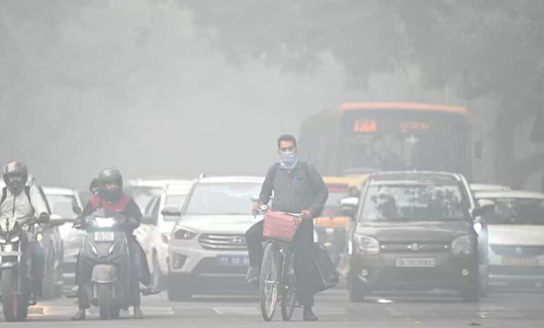Delhi's air becomes poisonous, AQI crosses 500, schools and colleges closed