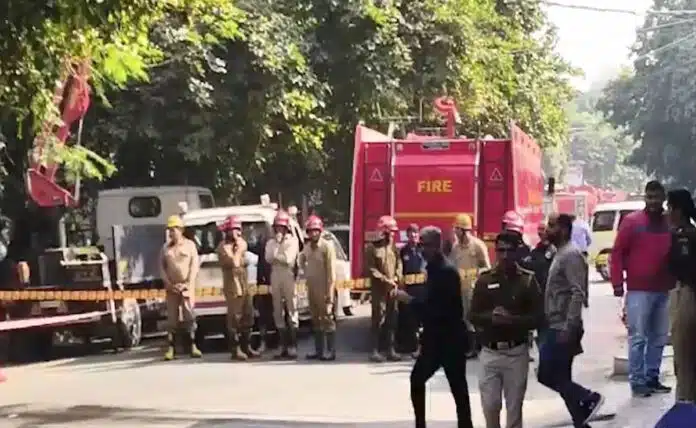 Sound of explosion was heard near PVR in Prashant Vihar, Delhi, police reached the spot.