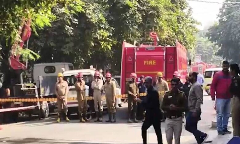 Sound of explosion was heard near PVR in Prashant Vihar, Delhi, police reached the spot.