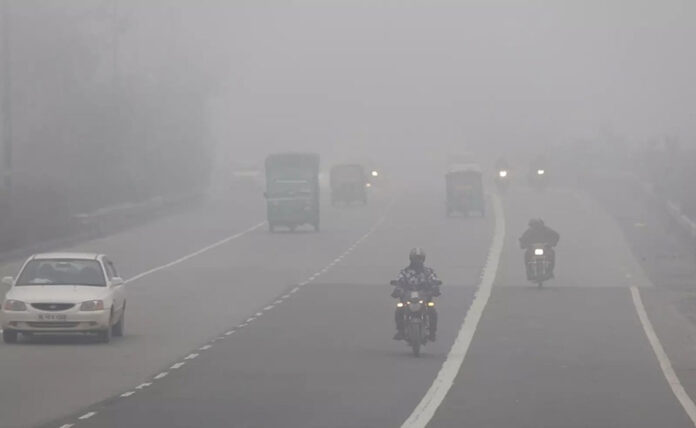 Visibility affected due to dense fog in Haryana, highways jammed