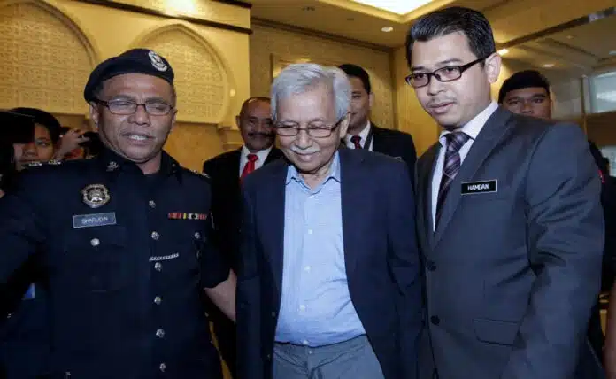 Malaysia's former finance minister Daim Zainuddin dies at the age of 86