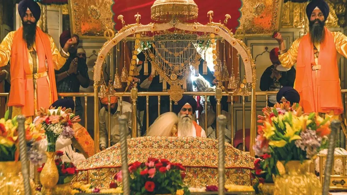 Golden Temple of Amritsar (Harmandir Sahib)