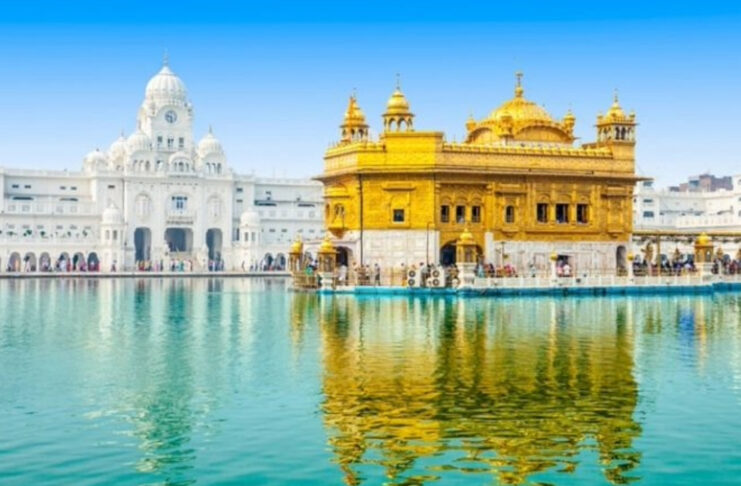 Golden Temple of Amritsar (Harmandir Sahib)