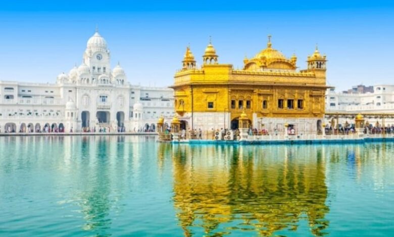 Golden Temple of Amritsar (Harmandir Sahib)