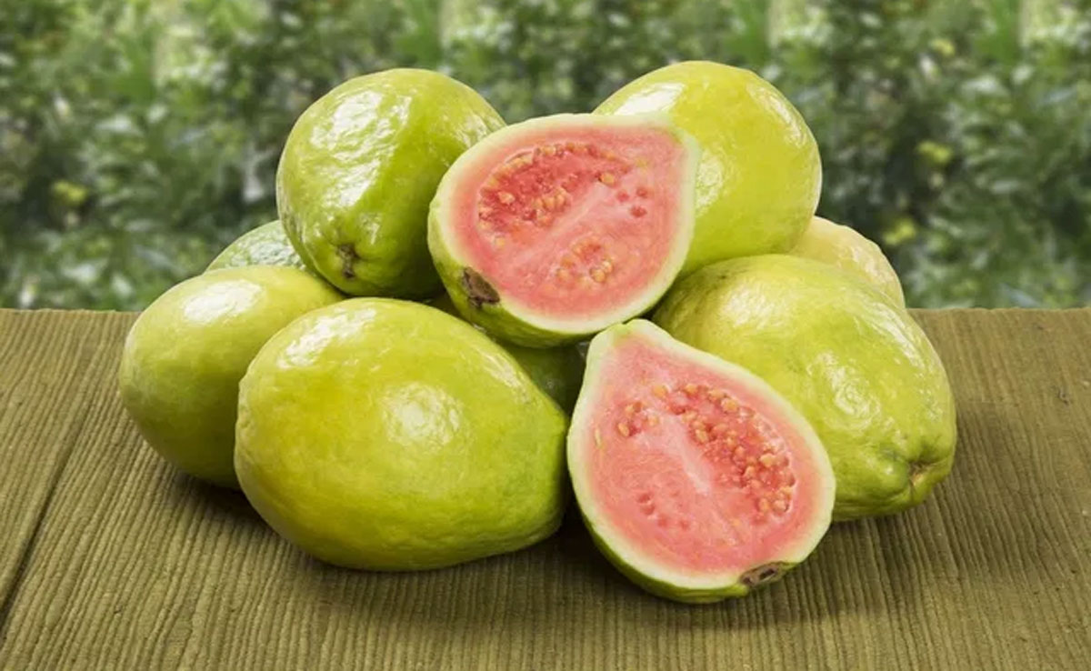 Diabetic patients must eat this fruit in the morning, know its amazing benefits