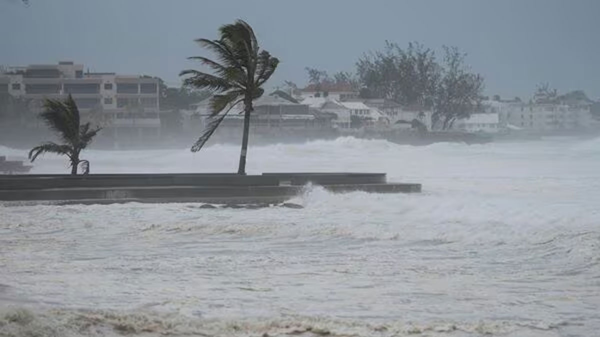 Hurricane Rafael disrupt Gulf Energy operations