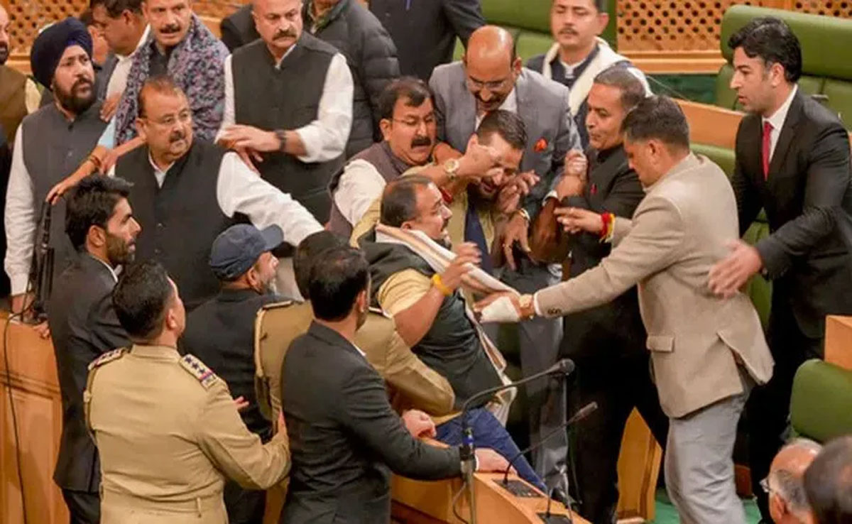 Ruckus in Jammu-Kashmir Assembly on Article 370 for the second day, fight between MLAs