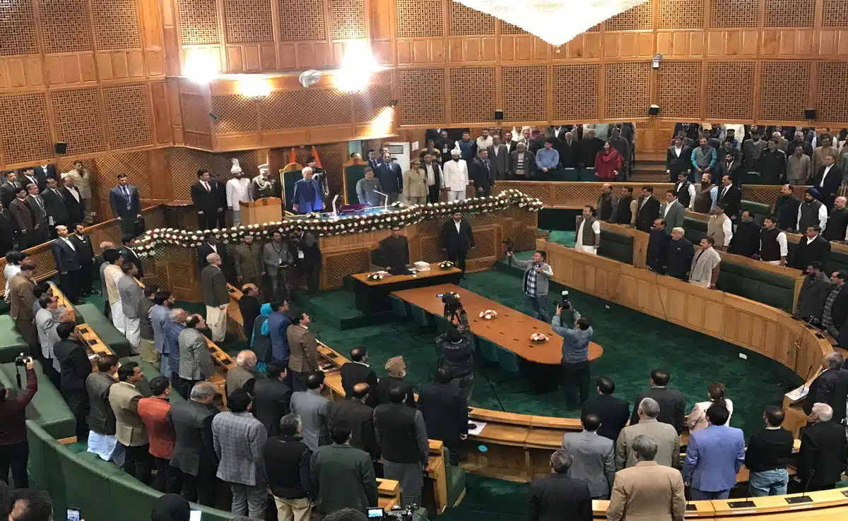 Ruckus in Jammu-Kashmir Assembly on Article 370 for the second day, fight between MLAs