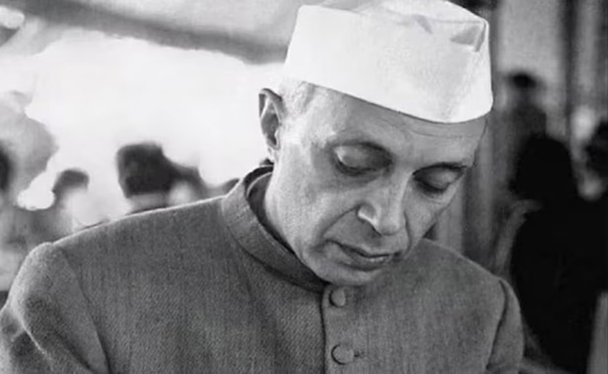 PM Modi and Congress leaders pay tribute to Jawaharlal Nehru on his birth anniversary