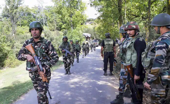 Three army soldiers injured in encounter with terrorists in Kishtwar,Jammu-Kashmir