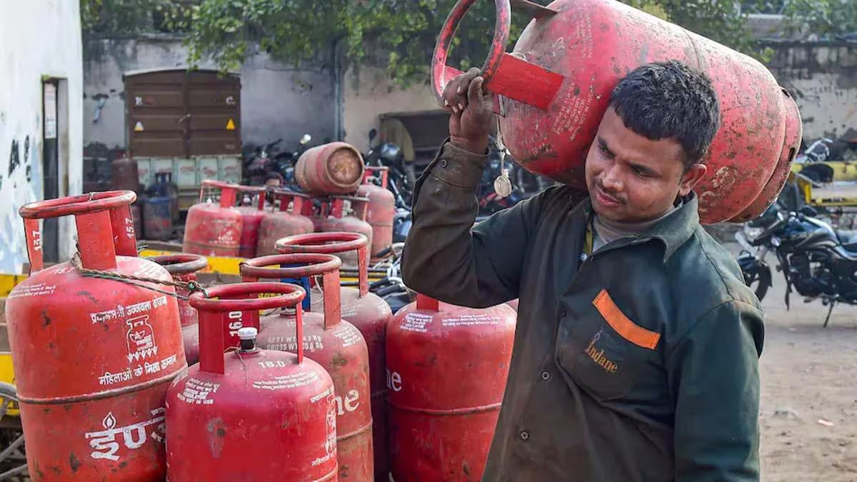 
LPG prices increased! Price of commercial gas cylinder increased by Rs 62