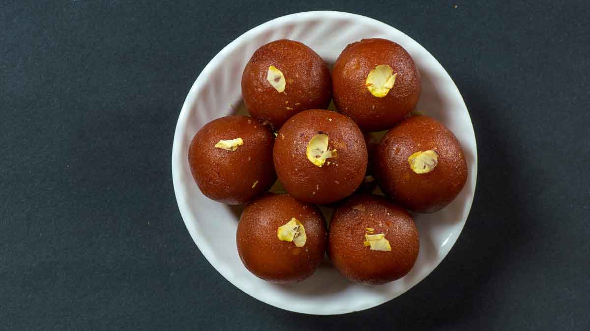 Make very soft Gulab Jamun with semolina