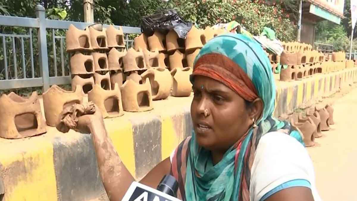 Muslim women from Bihar make earthen stoves for Chhath Puja