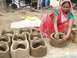 Muslim women from Bihar make earthen stoves for Chhath Puja