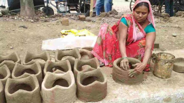 Muslim women from Bihar make earthen stoves for Chhath Puja