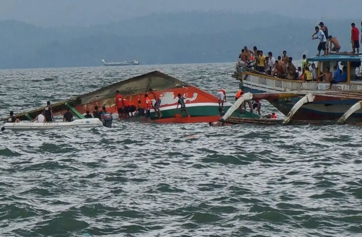 Nigeria: 27 people dead, more than 100 missing after boat capsizes in Niger river