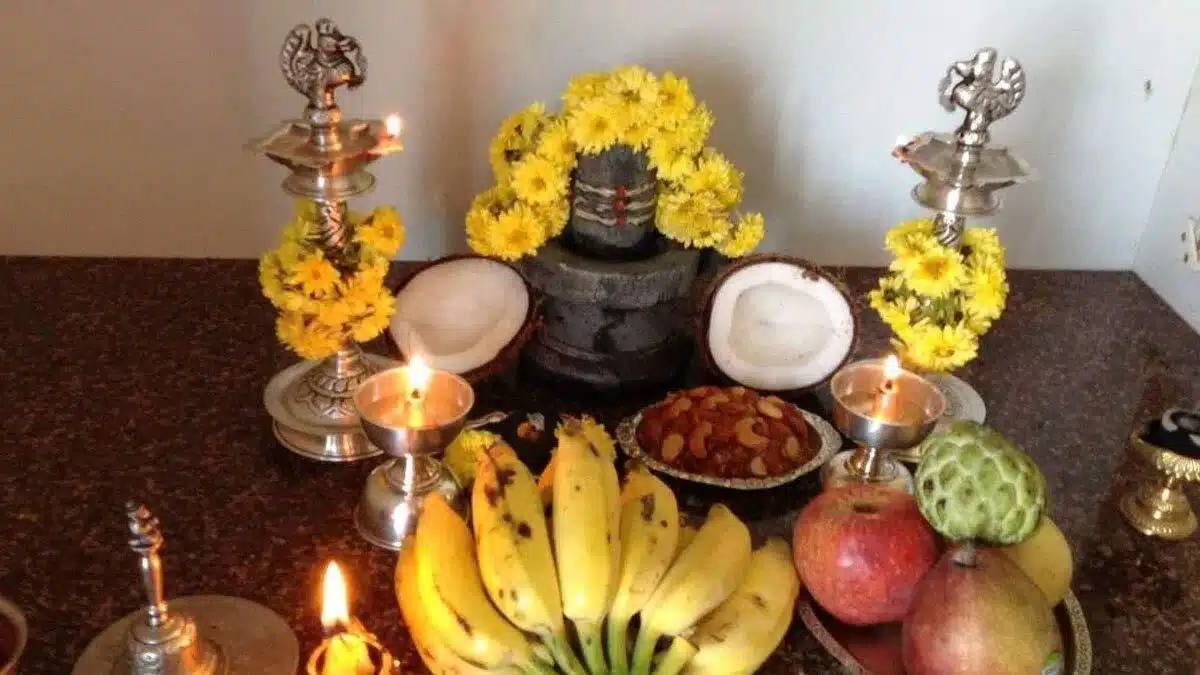 On Pradosh Vrat, do the Abhishekam of Shivling with this method