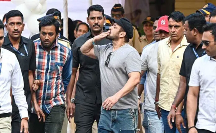 Salman Khan arrived to cast his vote in Maharashtra elections amid heavy security.