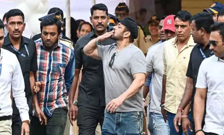 Salman Khan arrived to cast his vote in Maharashtra elections amid heavy security.