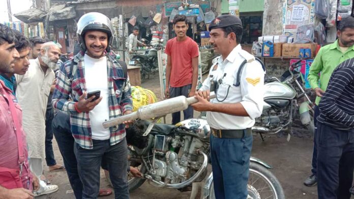 New initiative of traffic awareness in Sambhal