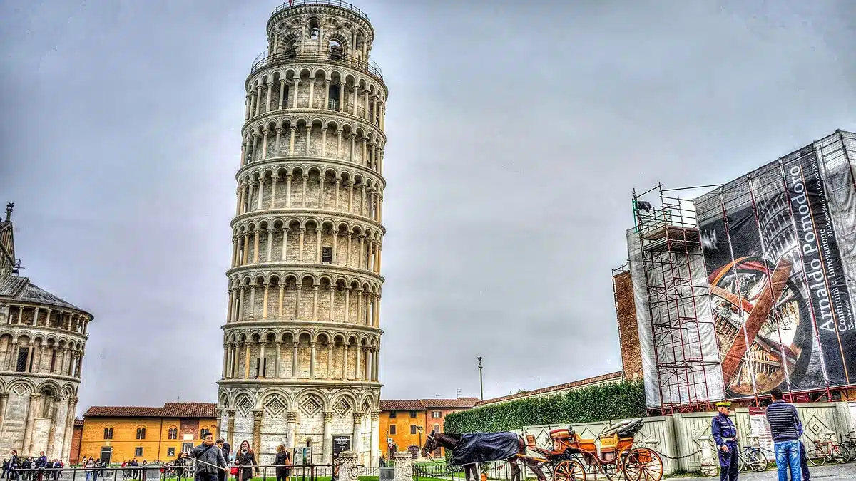 Leaning Tower of Pisa: a mysterious building