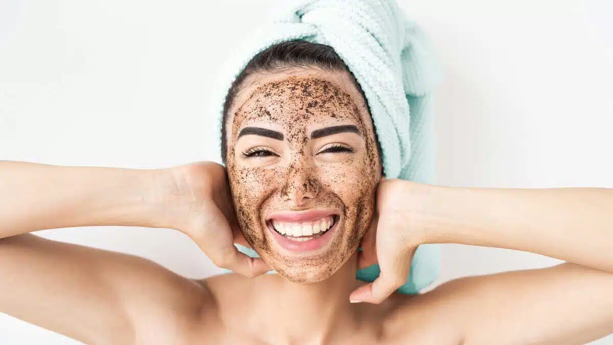 Try These 5 DIY Coffee Scrubs For Winter Care For Soft And Supple Skin