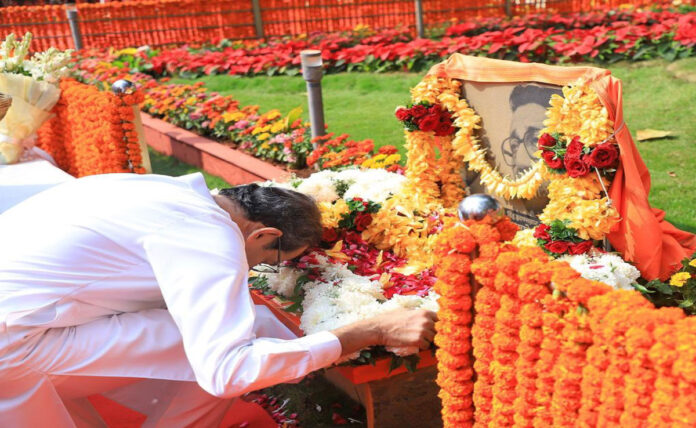 Uddhav Thackeray paid tribute to his father Balasaheb Thackeray on his death anniversary.