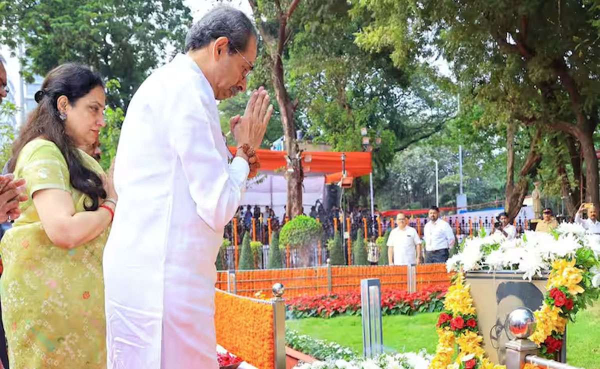 
Uddhav Thackeray paid tribute to his father Balasaheb Thackeray on his death anniversary.