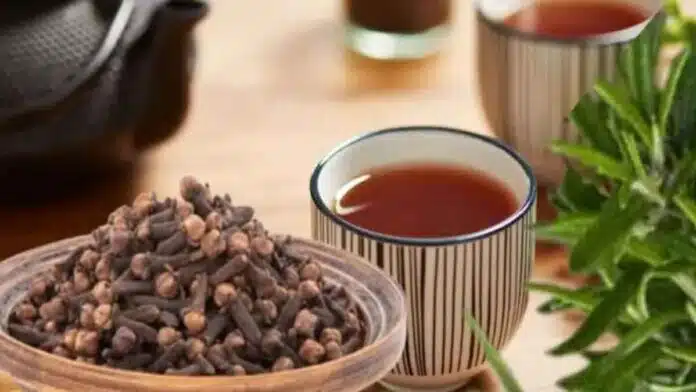 What happens if you eat cloves while sleeping?