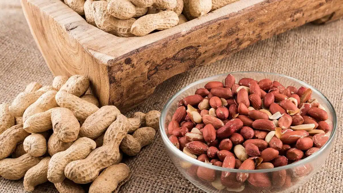 Which vitamin is found in peanuts