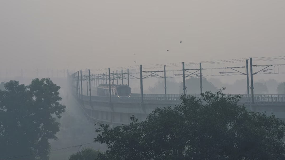 
After Diwali, the air in Delhi became 'very bad', AQI was recorded above 380 in many areas.