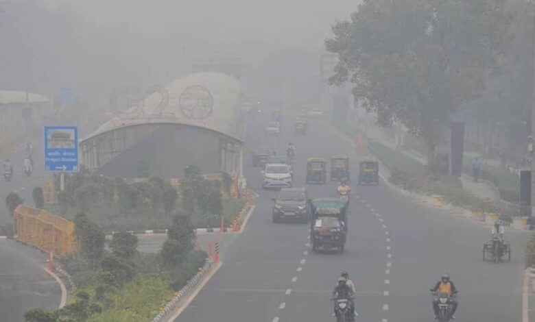Delhi: Center announces staggered working timings for government employees