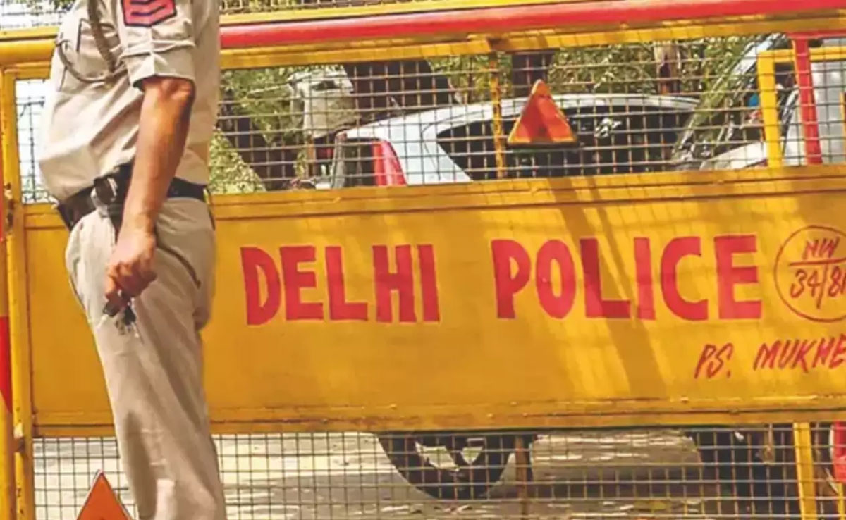 Sound of explosion was heard near PVR in Prashant Vihar, Delhi, police reached the spot.