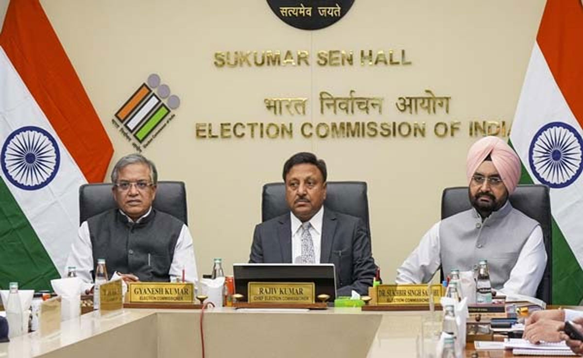 Election Commission sought answers from Nadda and Kharge on the speeches of Amit Shah and Rahul Gandhi.