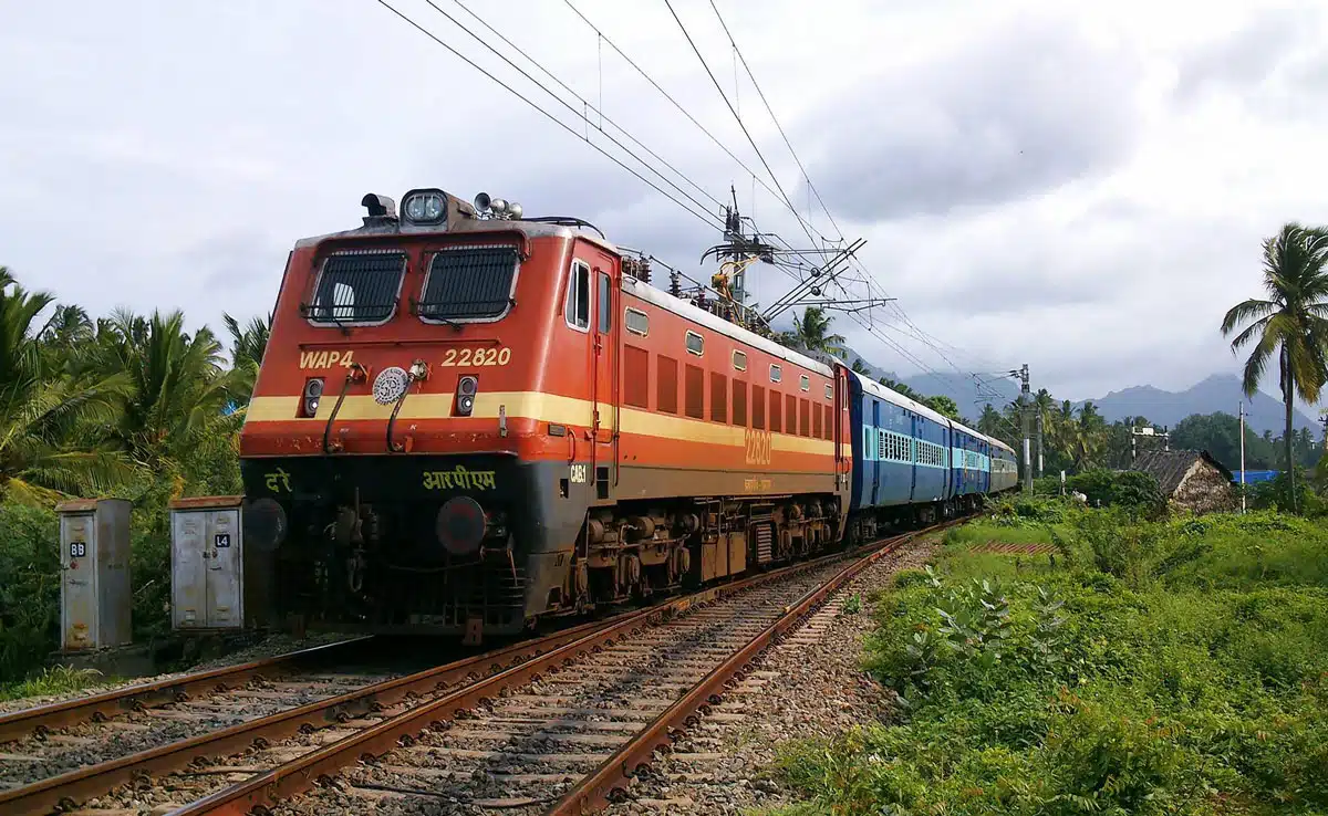 Railway ने फ्रंटलाइन कर्मचारियों की सहायता के लिए नया संरक्षण ऐप लॉन्च किया