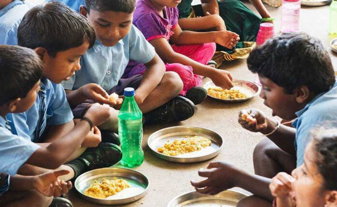 17 students admitted to hospital after eating mid-day meal in Telangana, investigation ordered