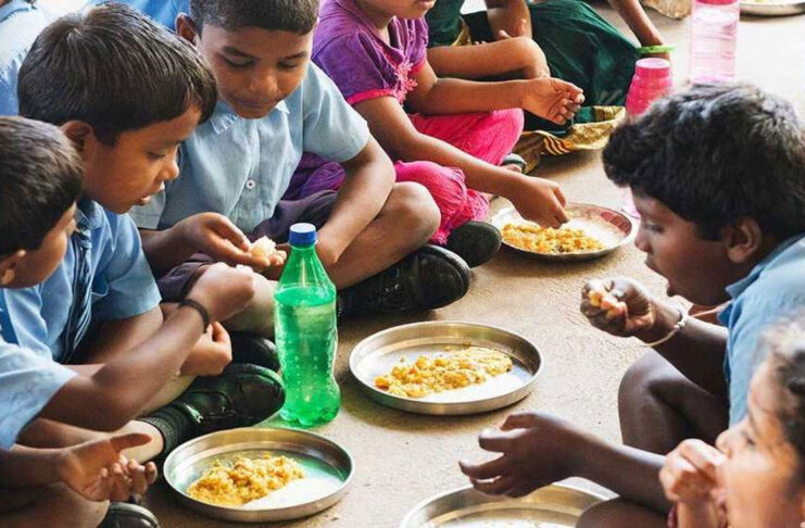 17 students admitted to hospital after eating mid-day meal in Telangana, investigation ordered