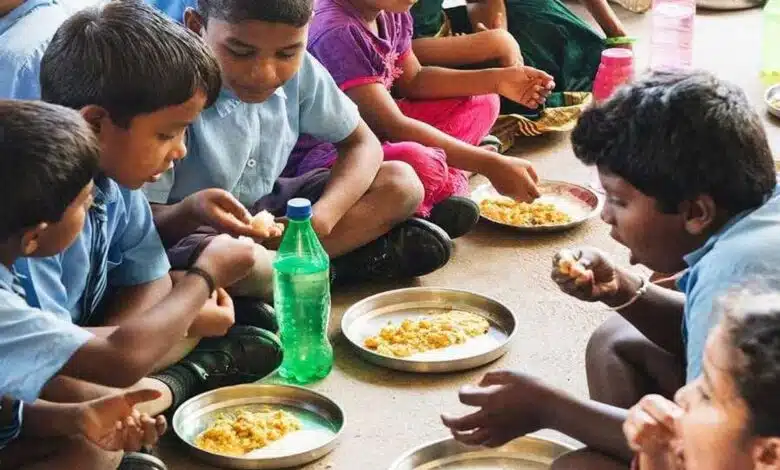 17 students admitted to hospital after eating mid-day meal in Telangana, investigation ordered
