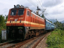 Four workers killed after being hit by Thiruvananthapuram bound Kerala Express train