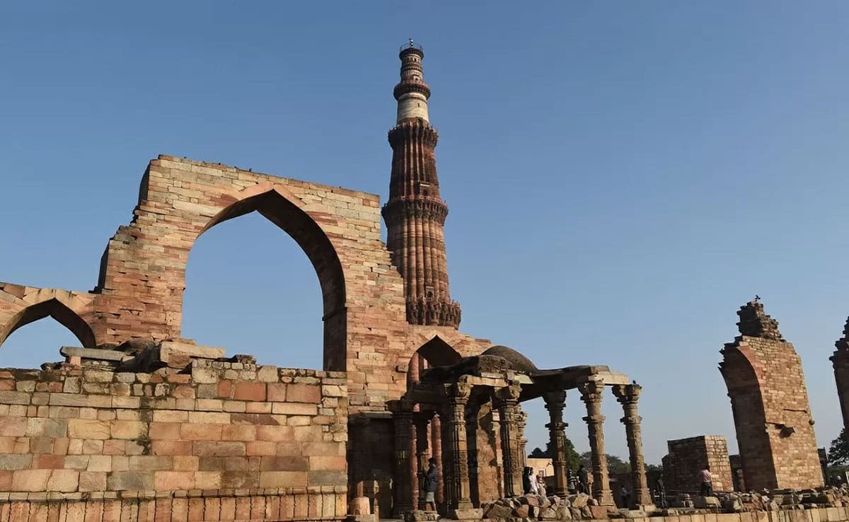 The majestic Qutub Minar: a symbol of heritage
